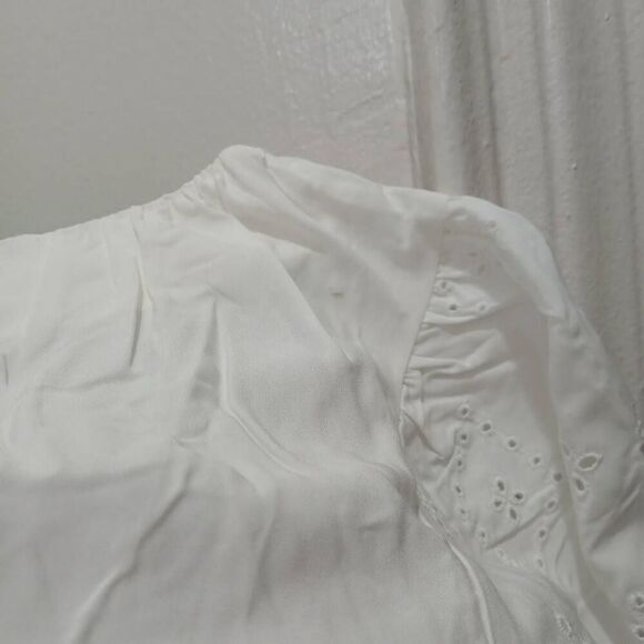 Old navy womens 2xl white puff sleeve eyelet top - Picture 8 of 8